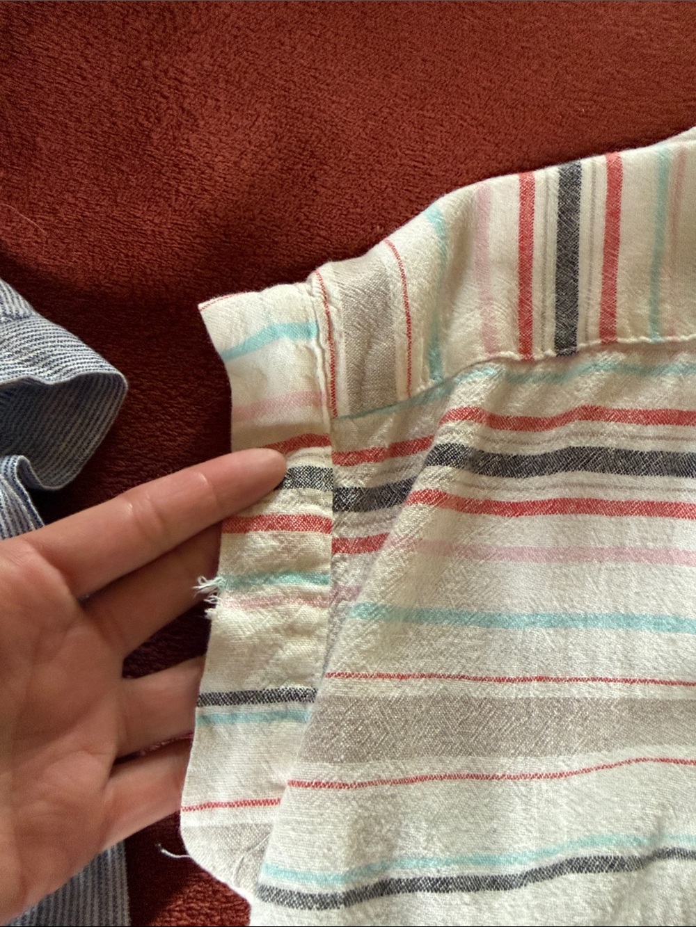 Two Weatherproof Vintage Short-Sleeve Button-Down Shirts - Casual Relaxed Fit - Picture 6 of 8